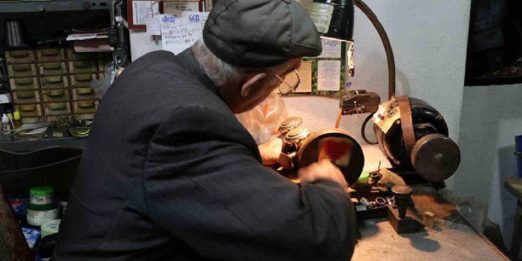 Teknolojiye güvenmedi kendi makinesini yaptı! 55 yıldır üretime devam ediyor 4